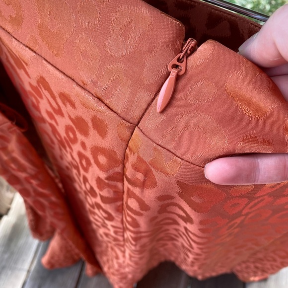 Torrid orange leopard print silky skirt - Picture 4 of 9